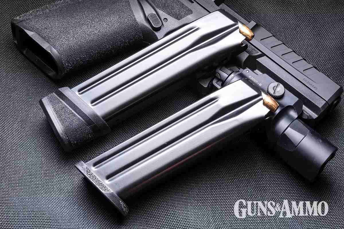 Carregadores e módulo interno desmontável da pistola Springfield Armory Echelon.