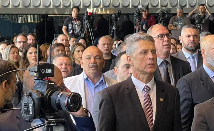 Autoridades e profissionais da segurança participam de lançamento em Brasília.