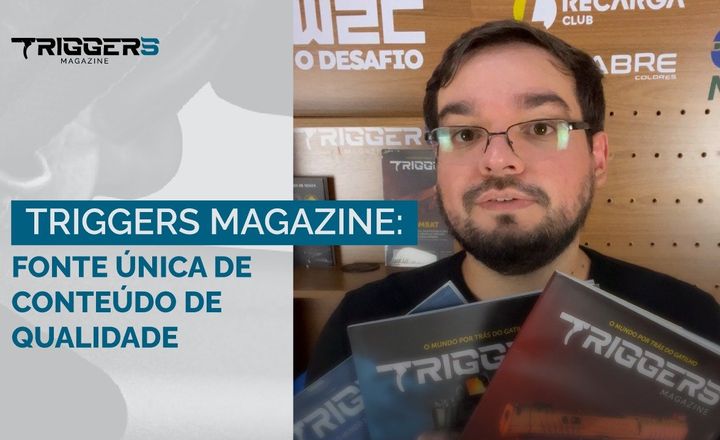 Samuel Cout segura edições da Triggers Magazine em arte promocional.